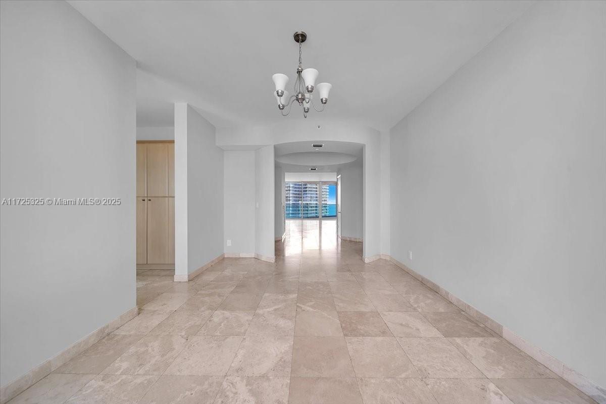 300 S Pointe Dr #3206, Miami Beach FL 33139
