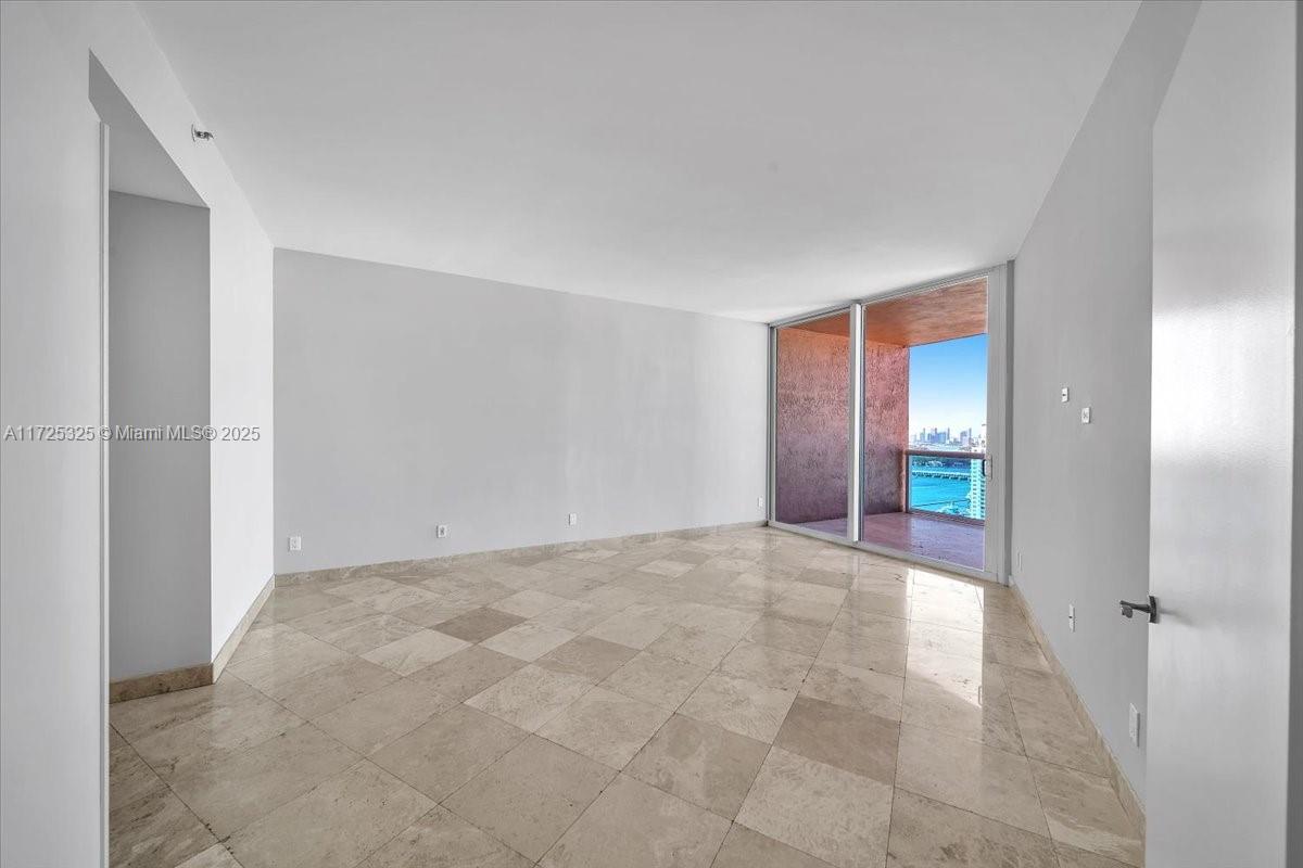 300 S Pointe Dr #3206, Miami Beach FL 33139