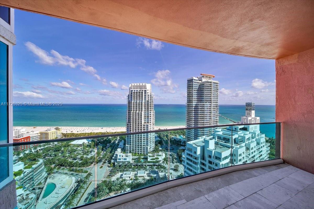 300 S Pointe Dr #3206, Miami Beach FL 33139