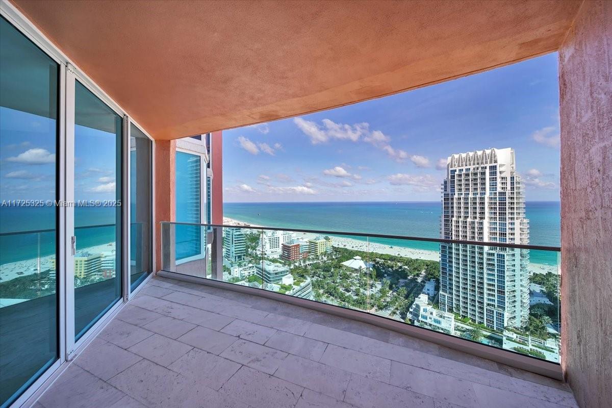 300 S Pointe Dr #3206, Miami Beach FL 33139