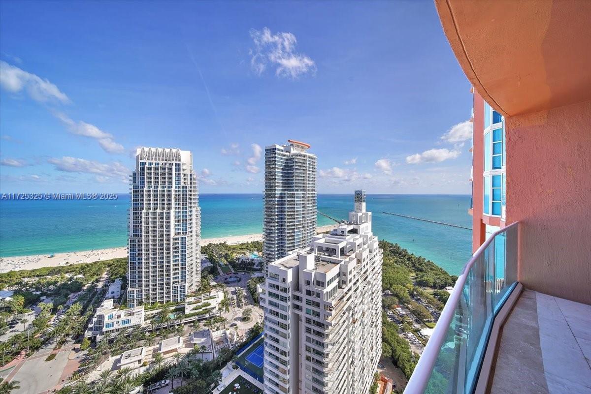 300 S Pointe Dr #3206, Miami Beach FL 33139