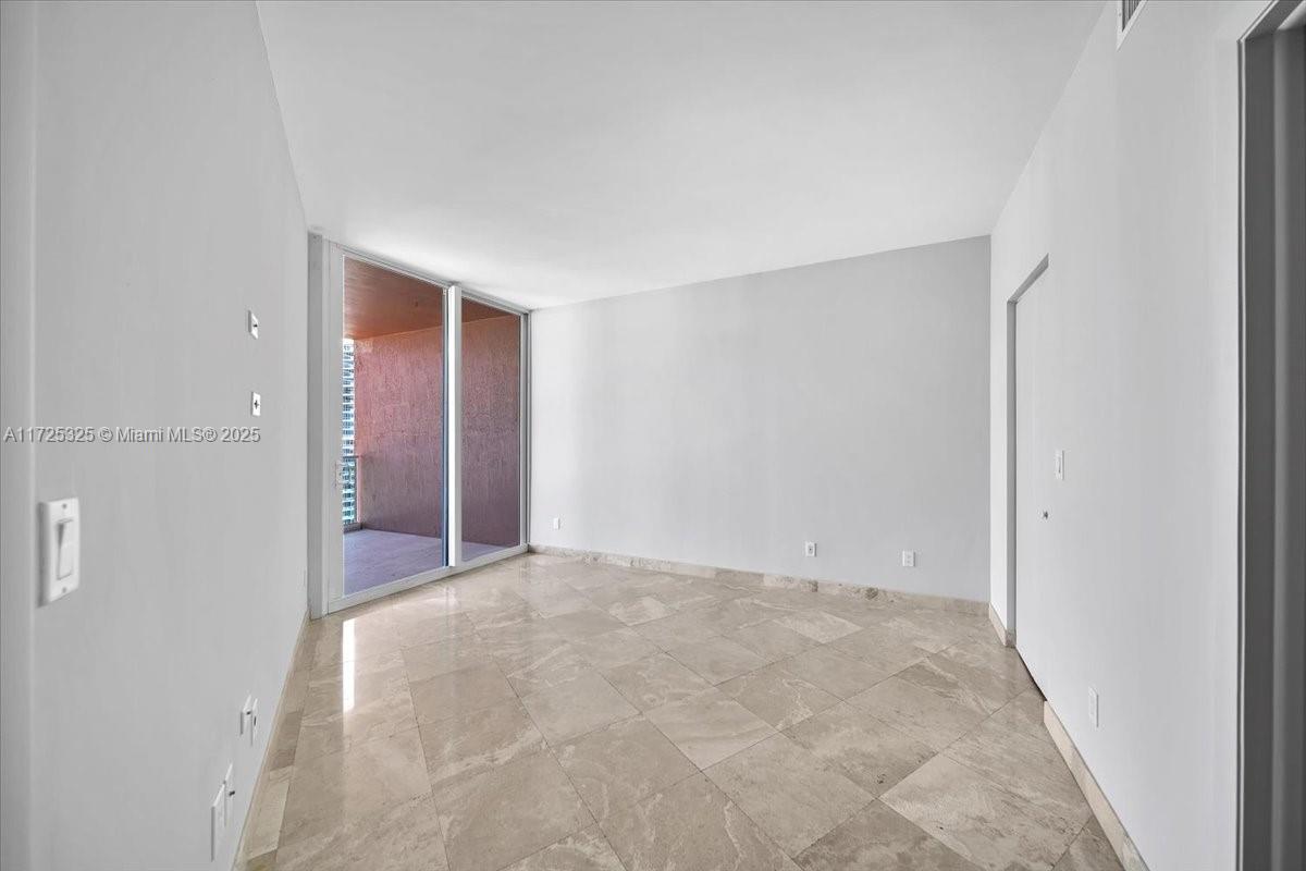 300 S Pointe Dr #3206, Miami Beach FL 33139