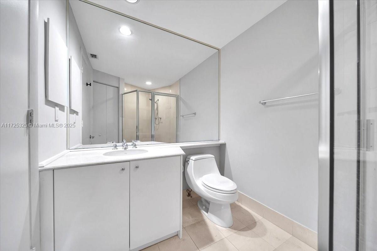 300 S Pointe Dr #3206, Miami Beach FL 33139