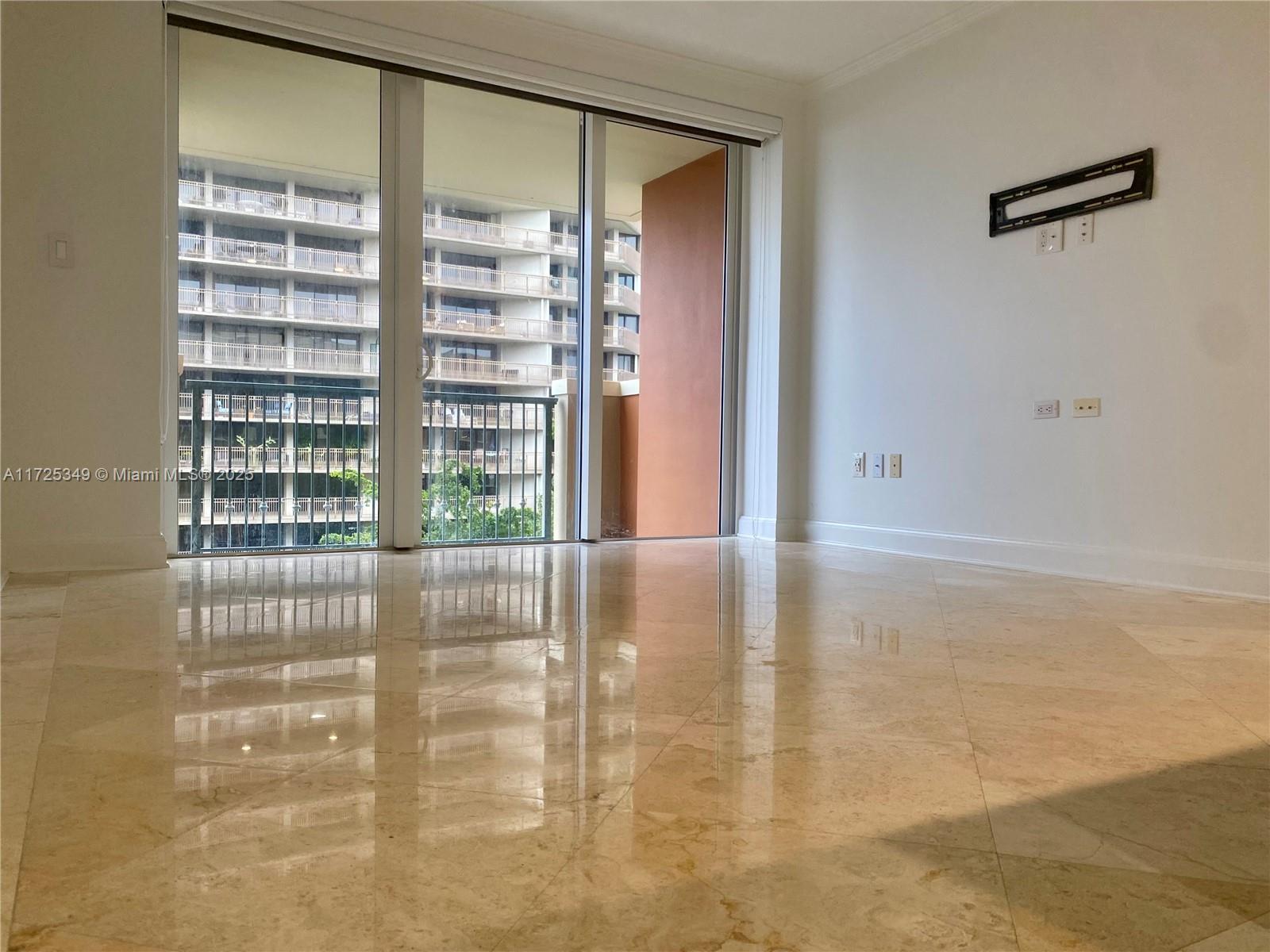 2951 S Bayshore Dr #913, Miami FL 33133
