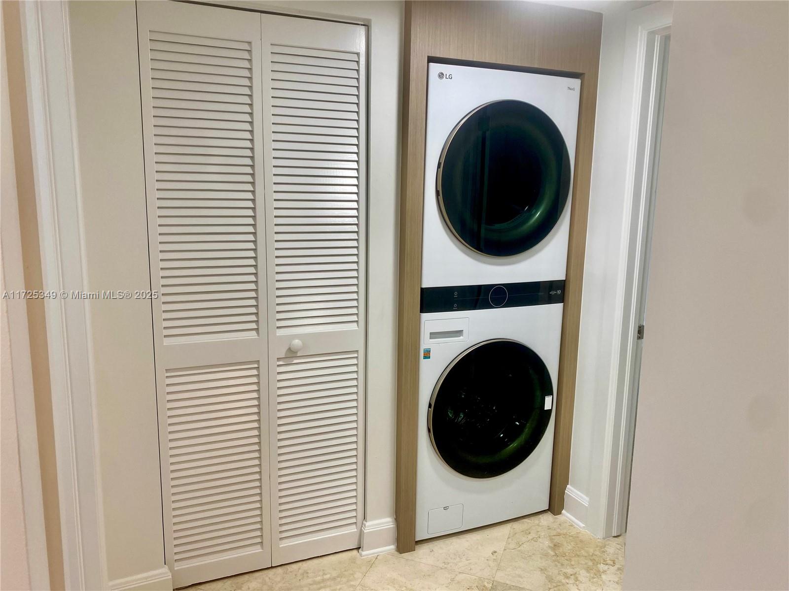 2951 S Bayshore Dr #913, Miami FL 33133