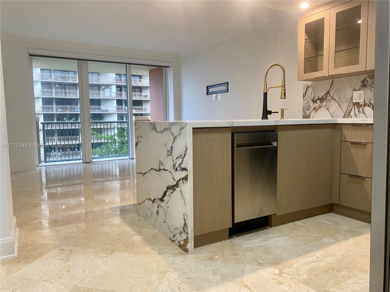 2951 S Bayshore Dr #913, Miami FL 33133