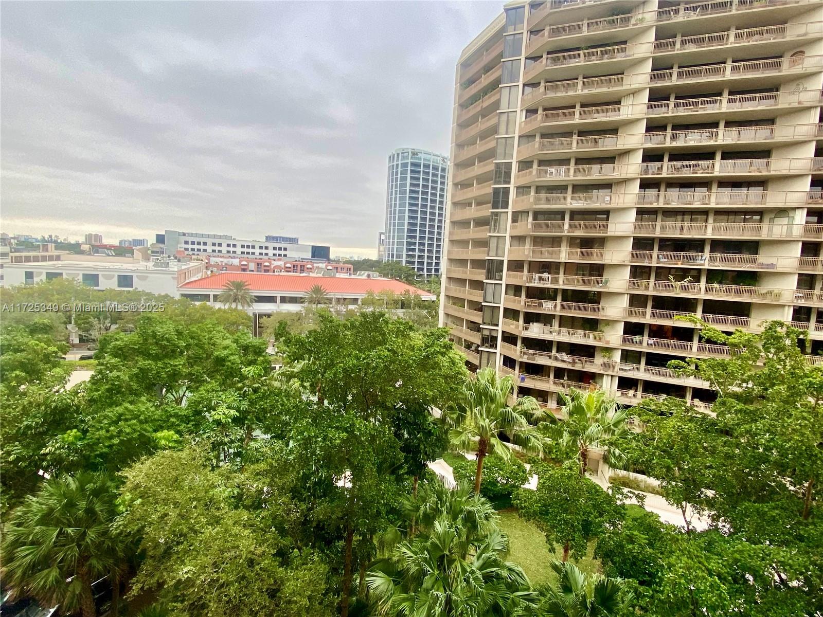 2951 S Bayshore Dr #913, Miami FL 33133