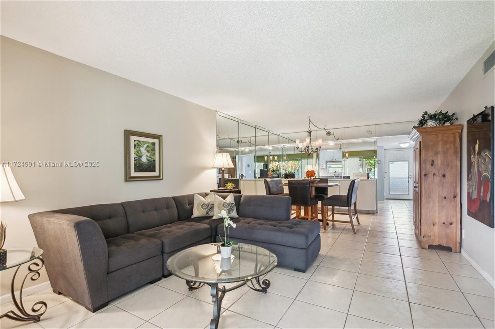 8940 S Hollybrook Blvd #304, Pembroke Pines, Florida image 2