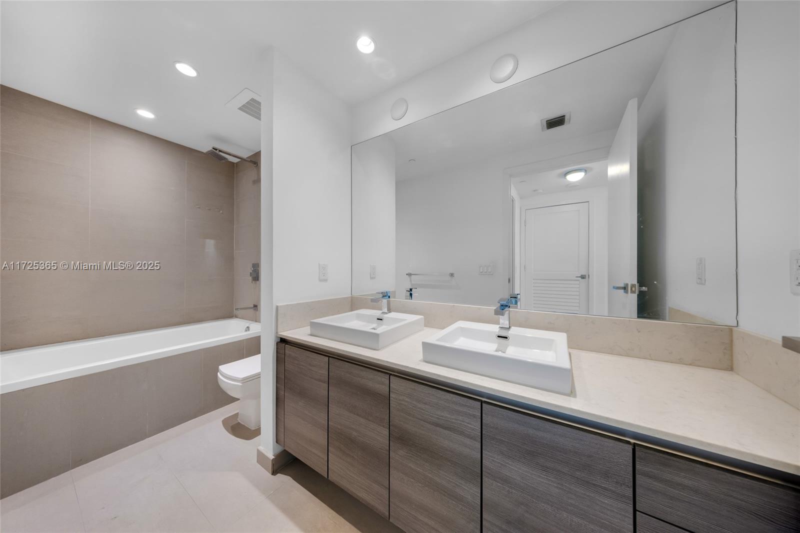 1080 Brickell Ave #311, Miami FL 33131