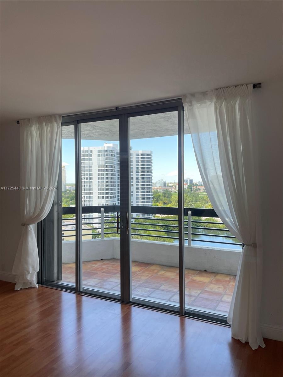 3530 Mystic Pointe Dr #1509, Aventura FL 33180