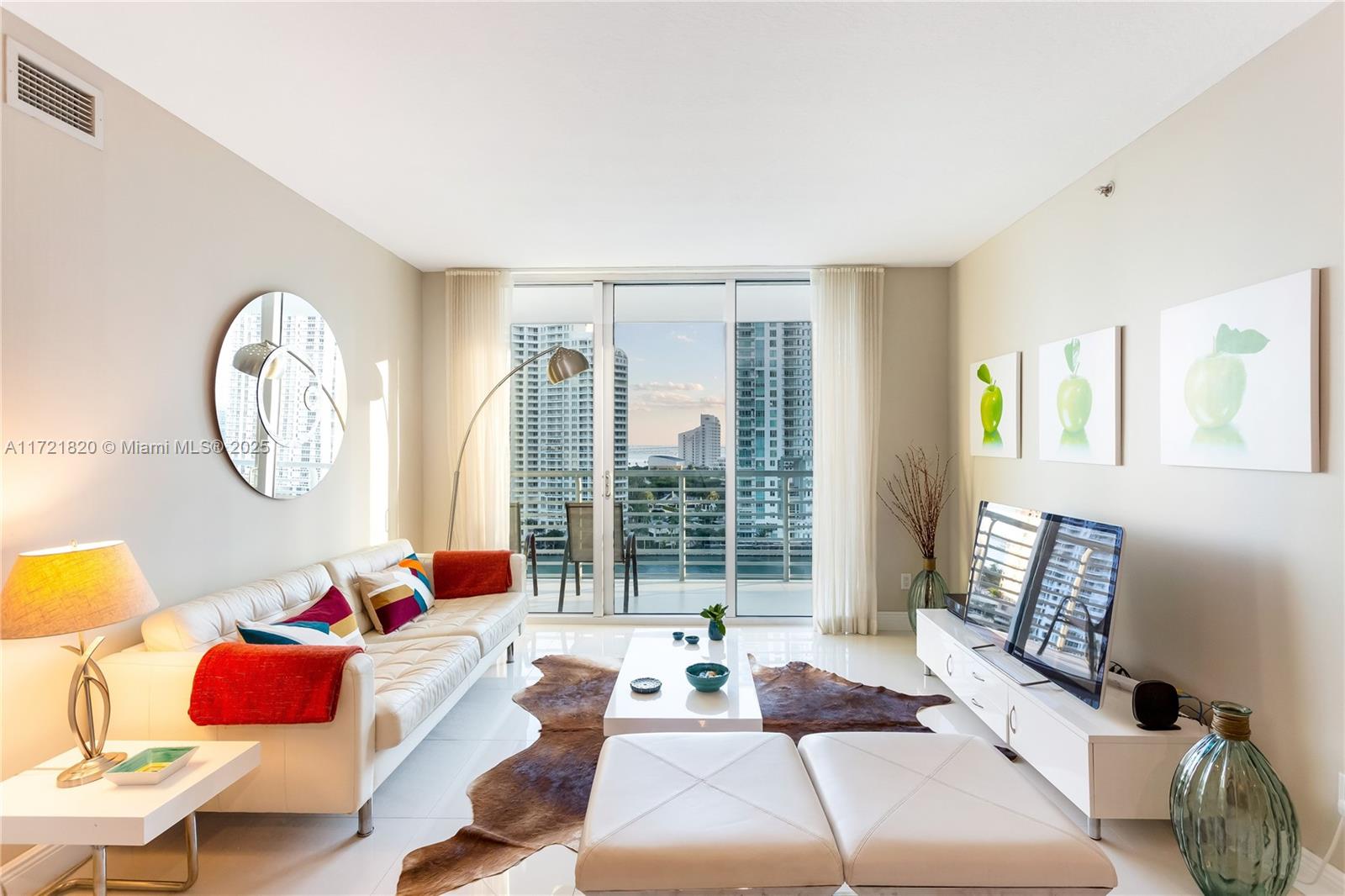 335 S Biscayne Blvd #1505, Miami FL 33131