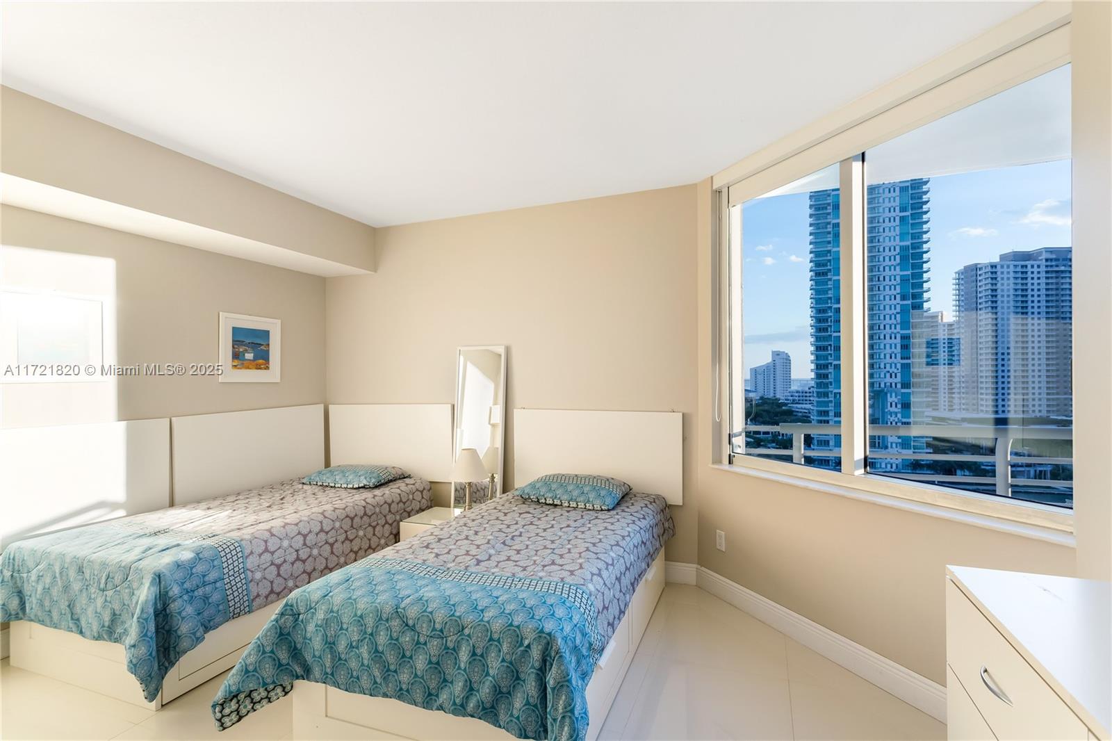 335 S Biscayne Blvd #1505, Miami FL 33131