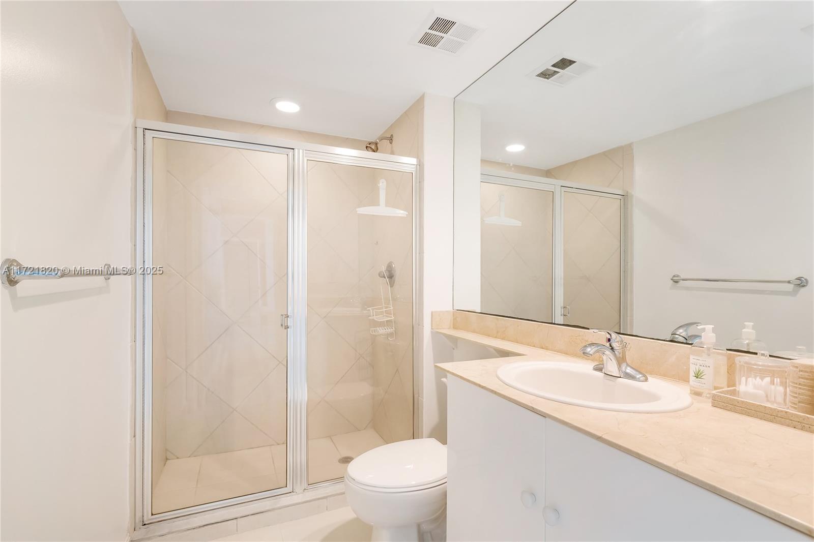 335 S Biscayne Blvd #1505, Miami FL 33131