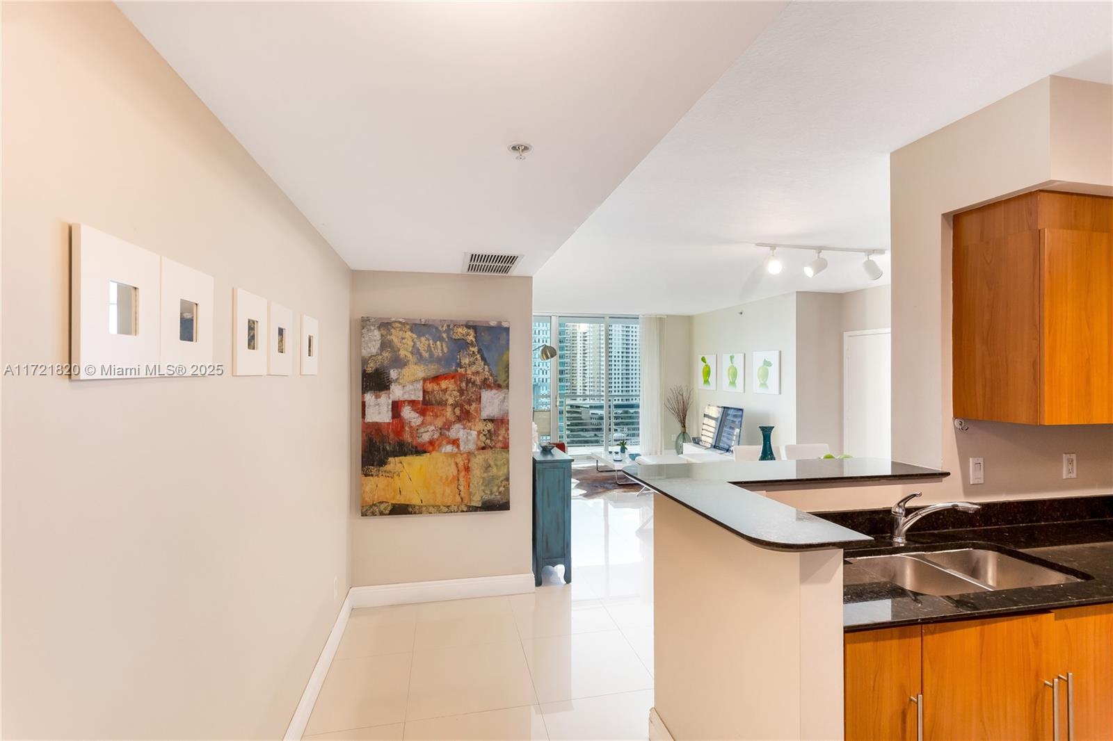 335 S Biscayne Blvd #1505, Miami FL 33131