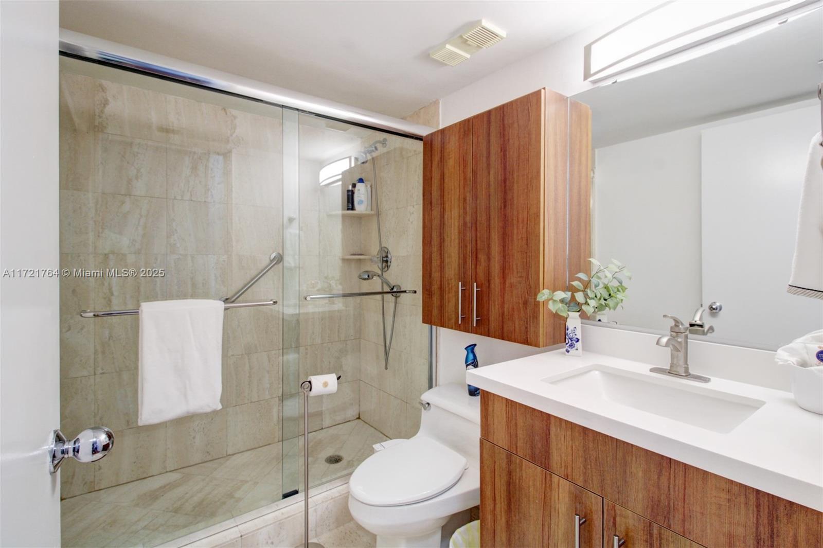 3600 E Mystic Pointe Dr #1617, Aventura FL 33180