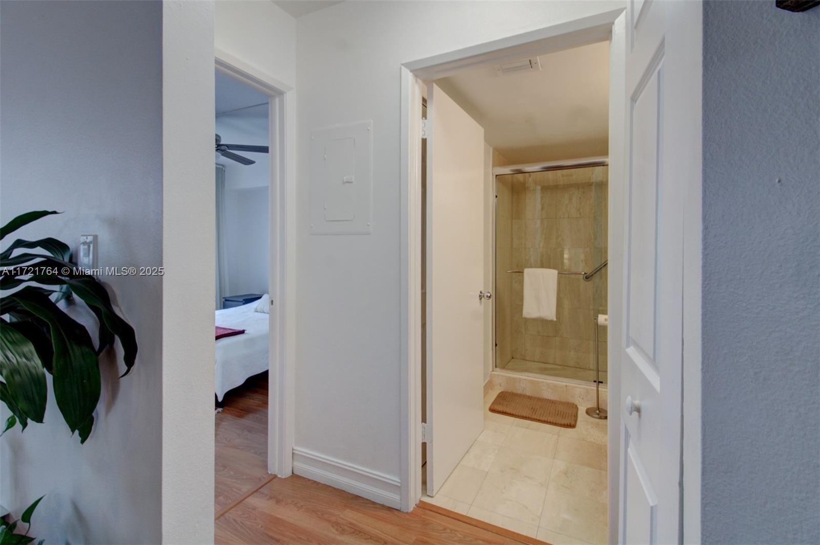 3600 E Mystic Pointe Dr #1617, Aventura FL 33180