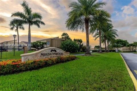 2926 E Missionwood Ln #D-47, Miramar, Florida image 1