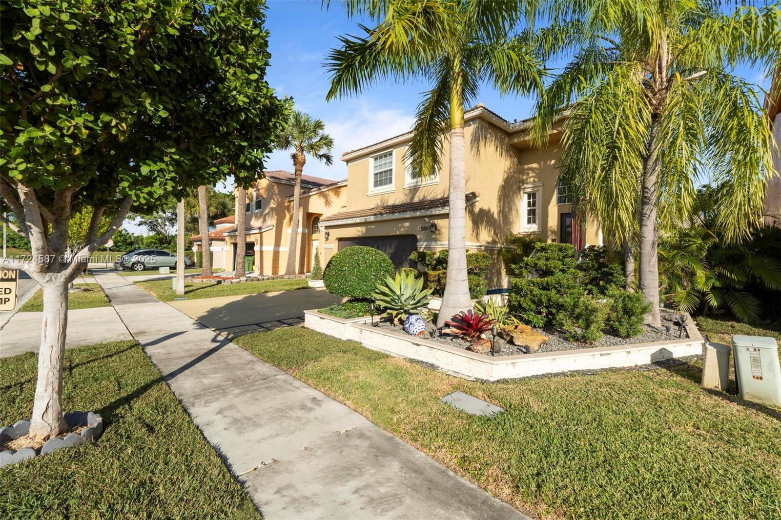 15887 NW 4th Ct, Pembroke Pines, Florida image 12