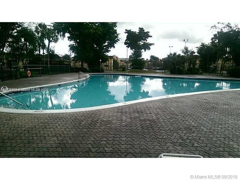 2822 NW 55th Ave #2B, Lauderhill, Florida image 2