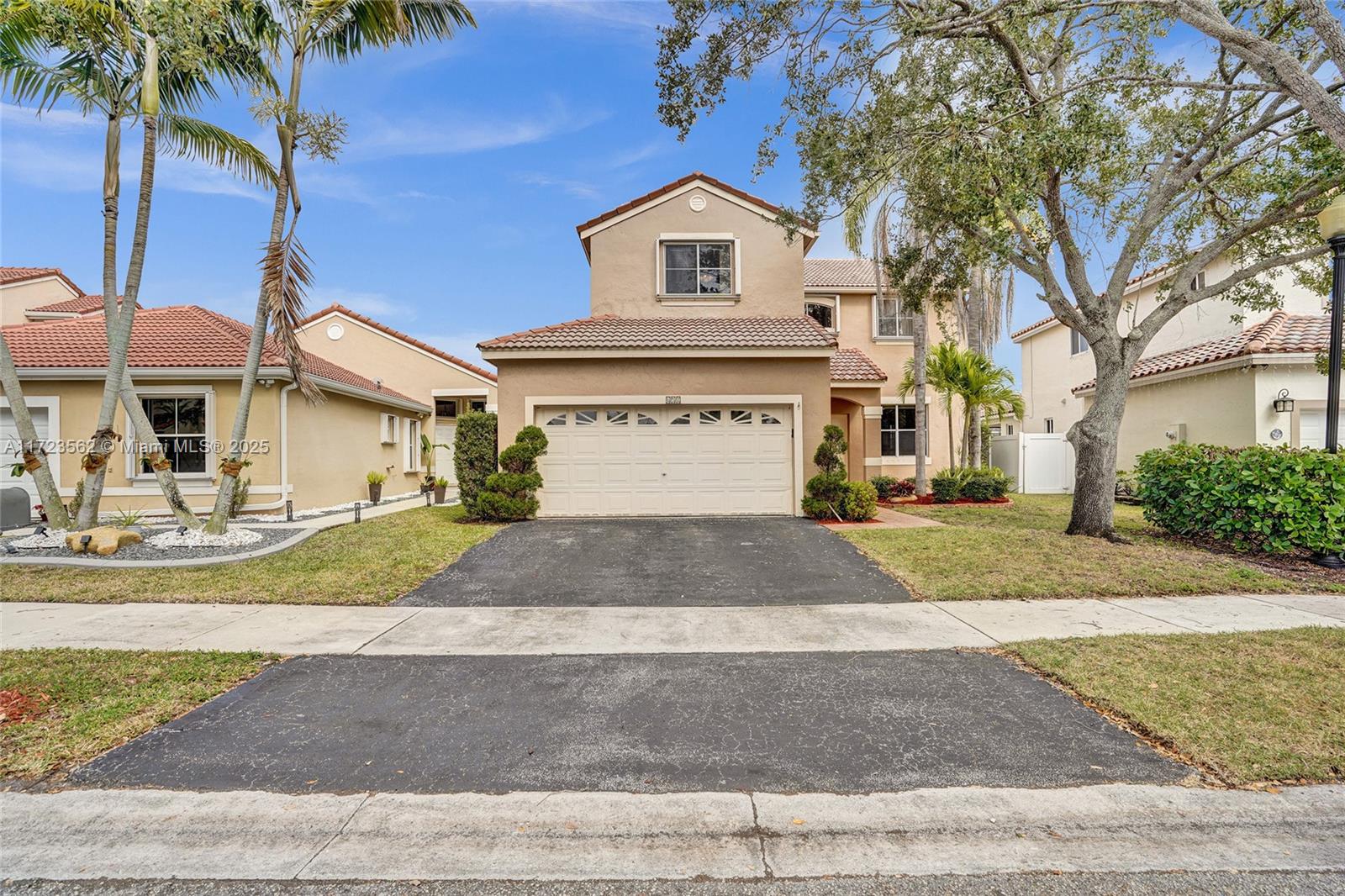 652 Stanton Dr, Weston, Florida image 1