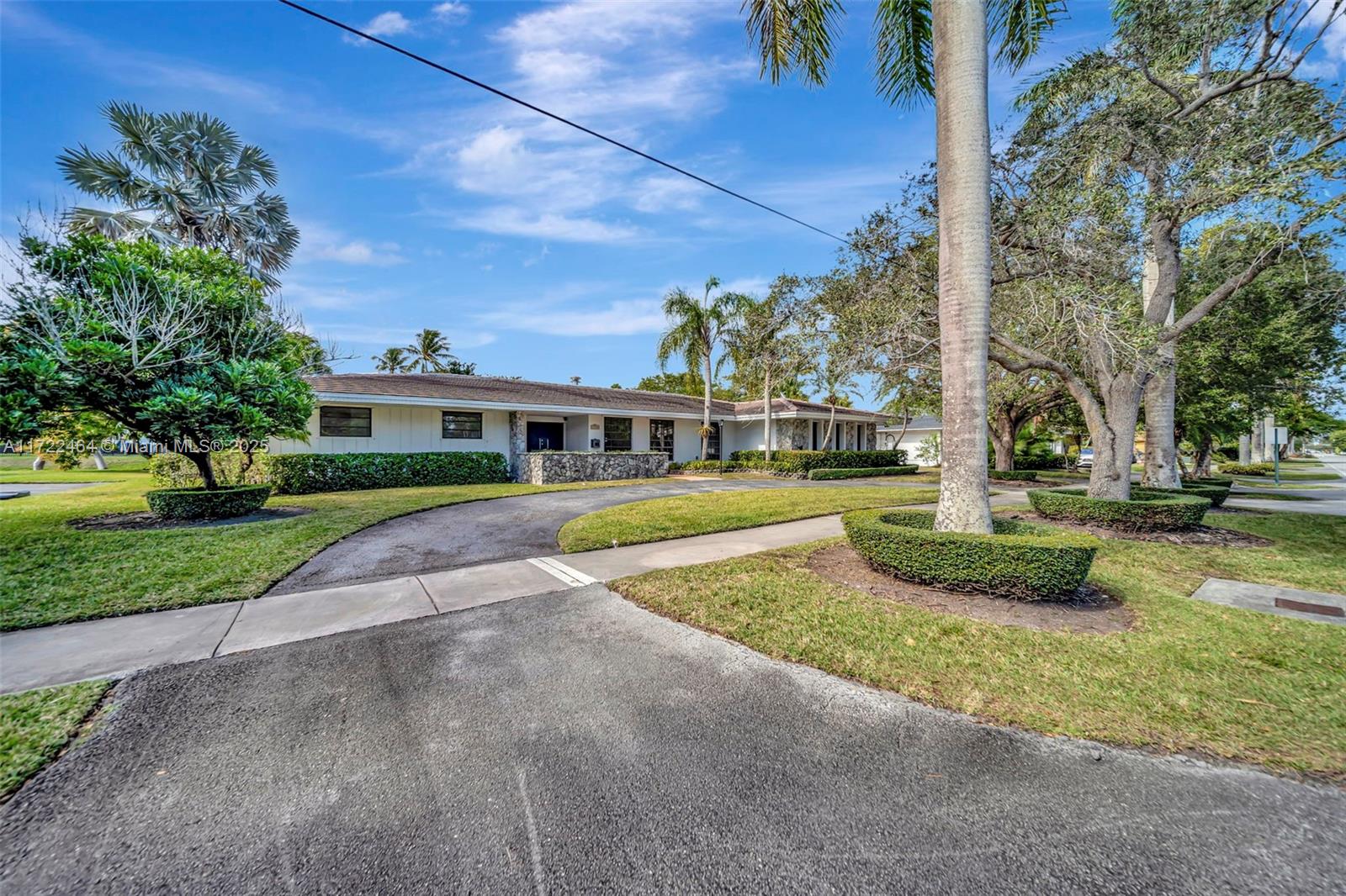 11700 SW 72nd Avenue, Pinecrest, Florida image 8