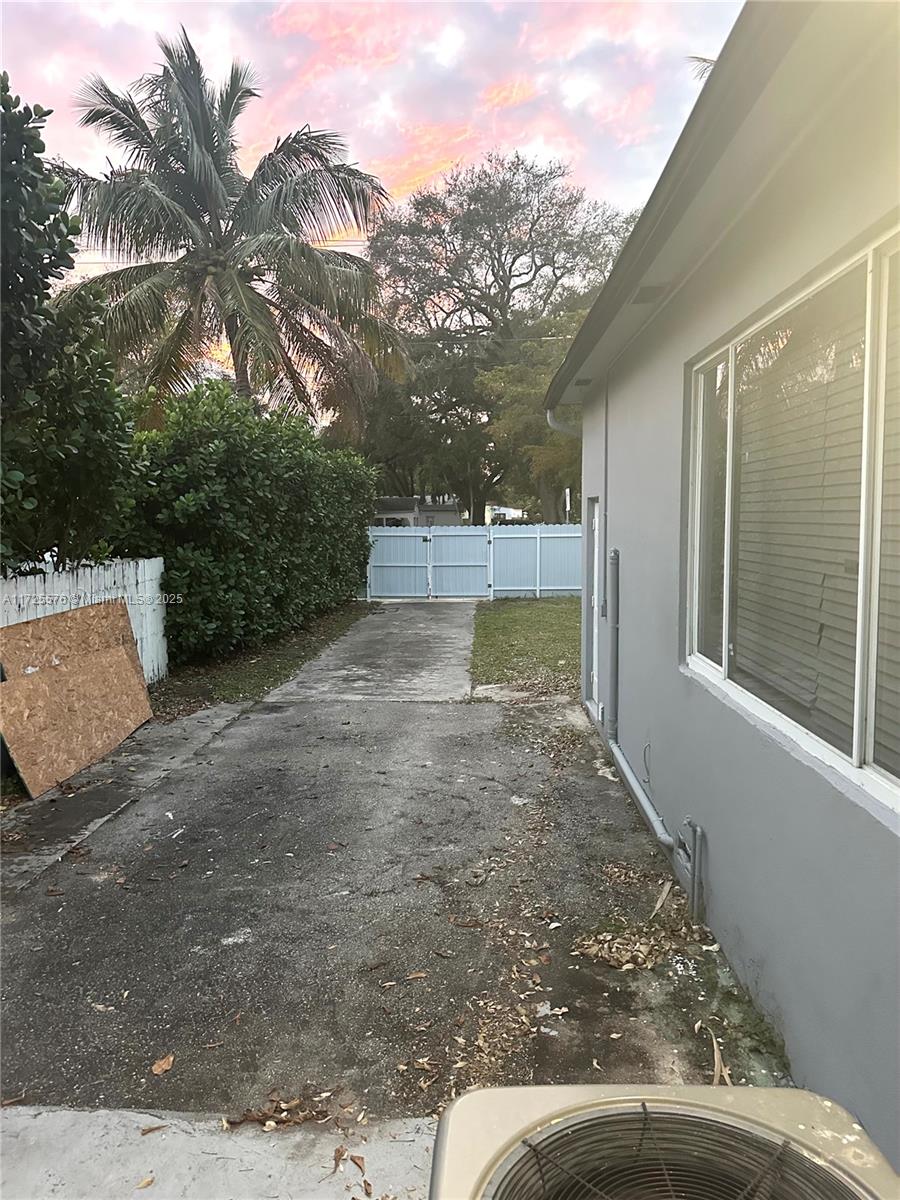 1000 NE 131st St, North Miami, Florida image 12