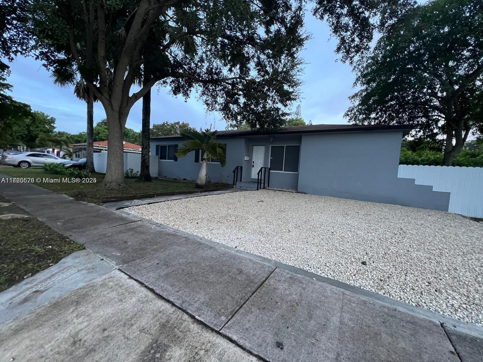 1000 NE 131st St, North Miami, Florida image 3