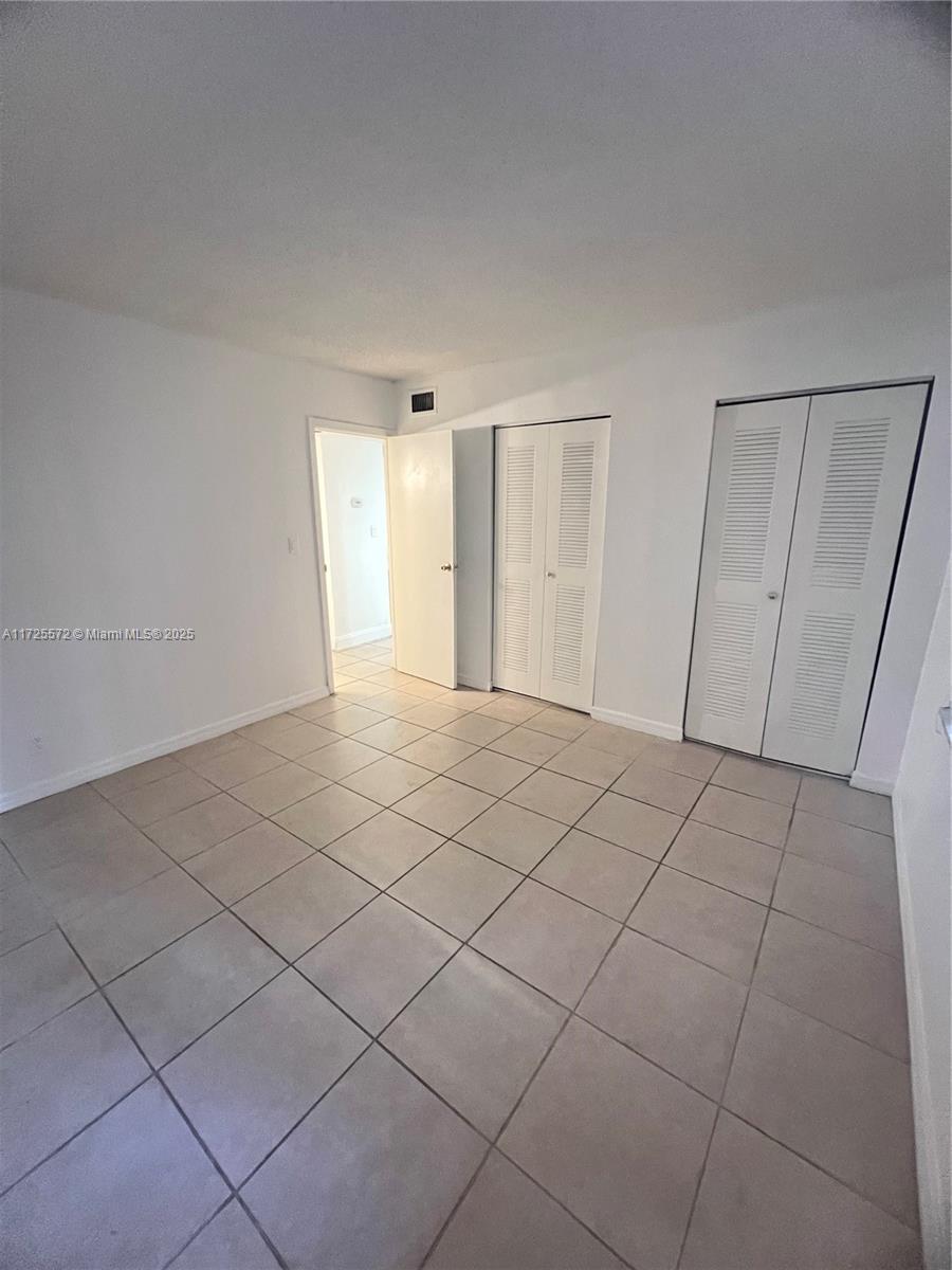 Residential, Hialeah, Florida image 2