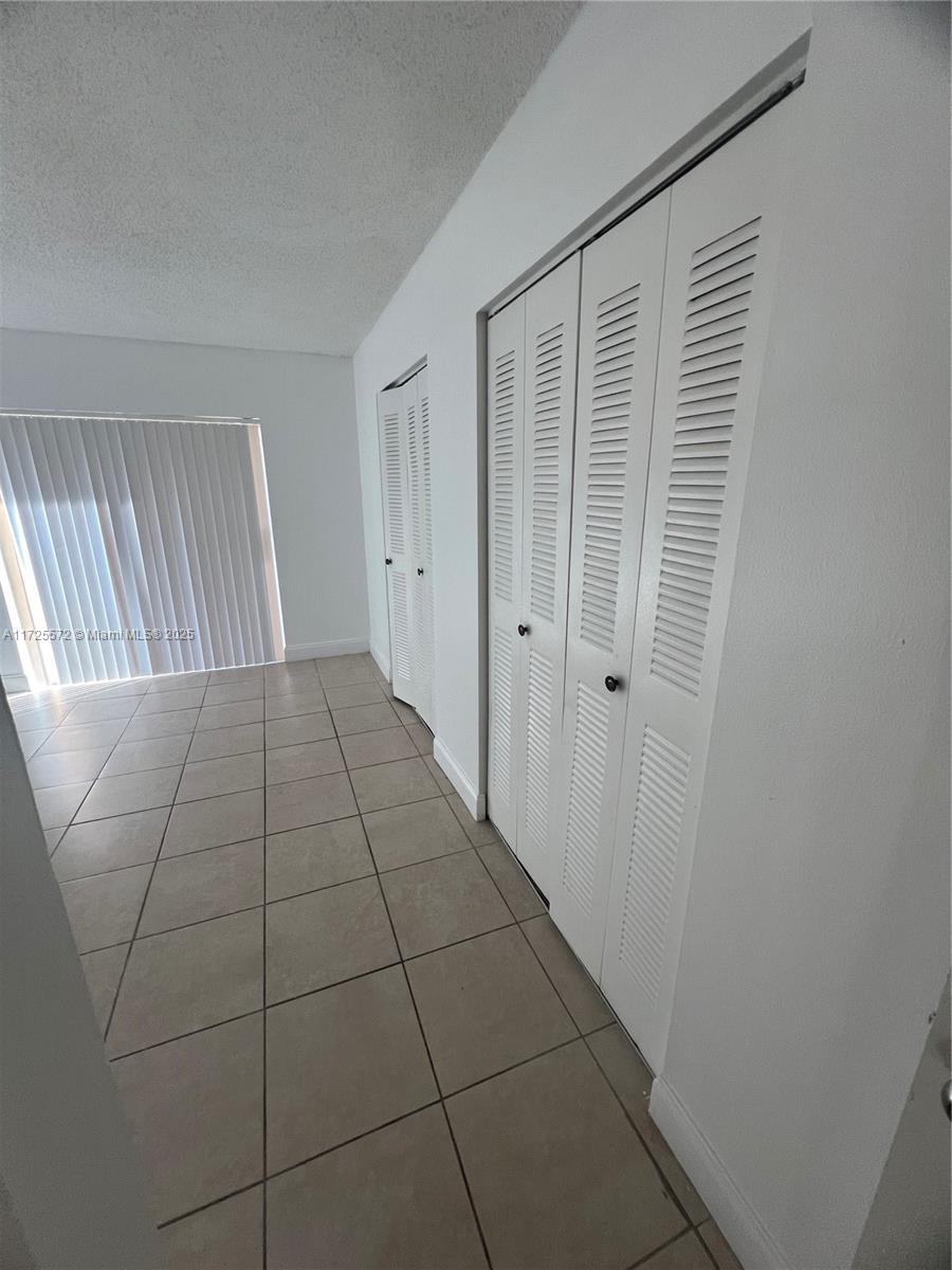 Residential, Hialeah, Florida image 4