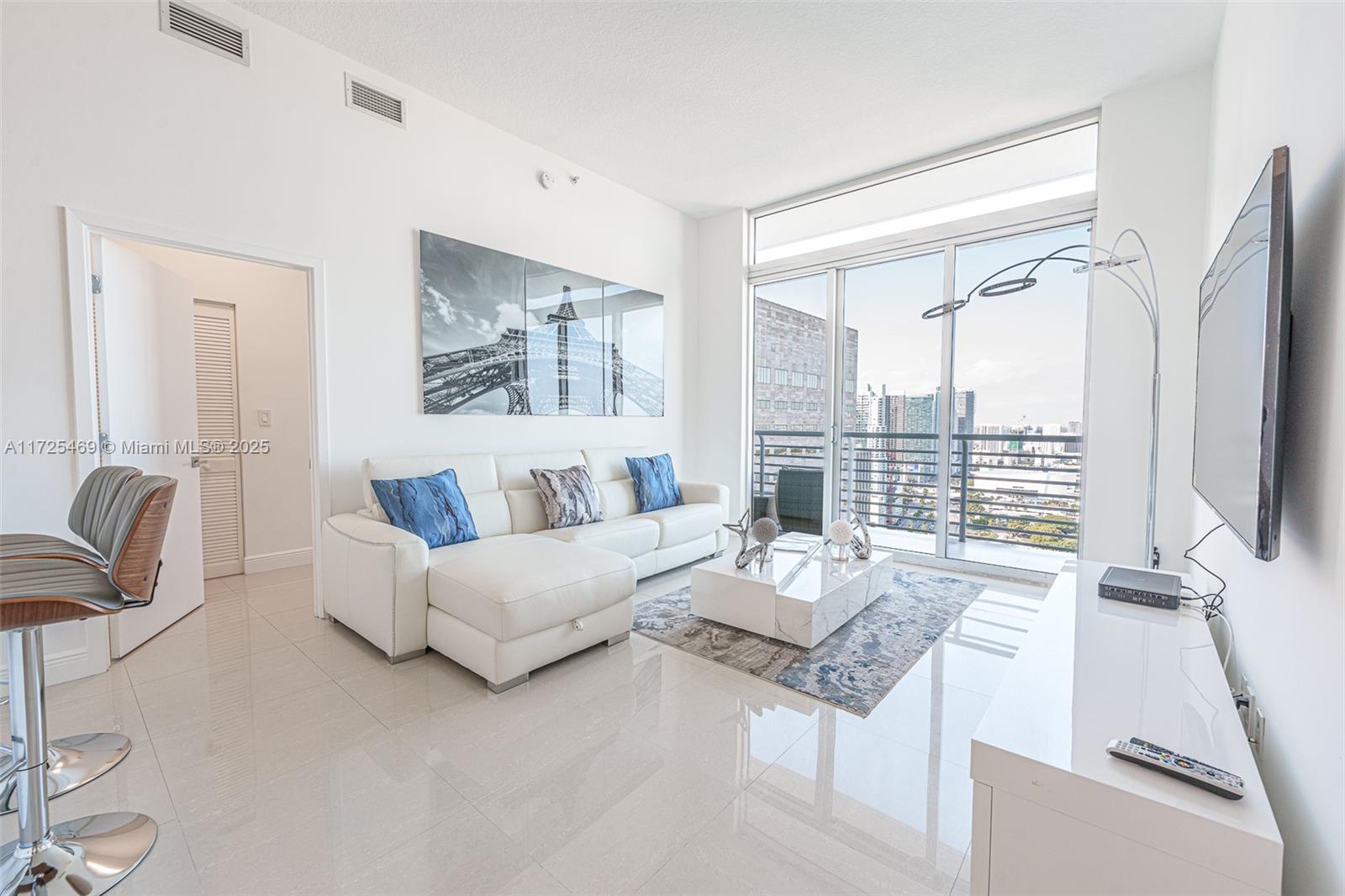 325 S Biscayne Blvd #UPH22, Miami FL 33131