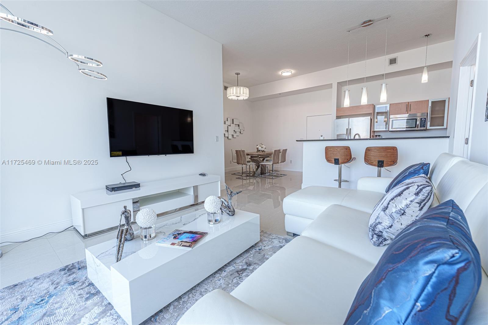 325 S Biscayne Blvd #UPH22, Miami FL 33131