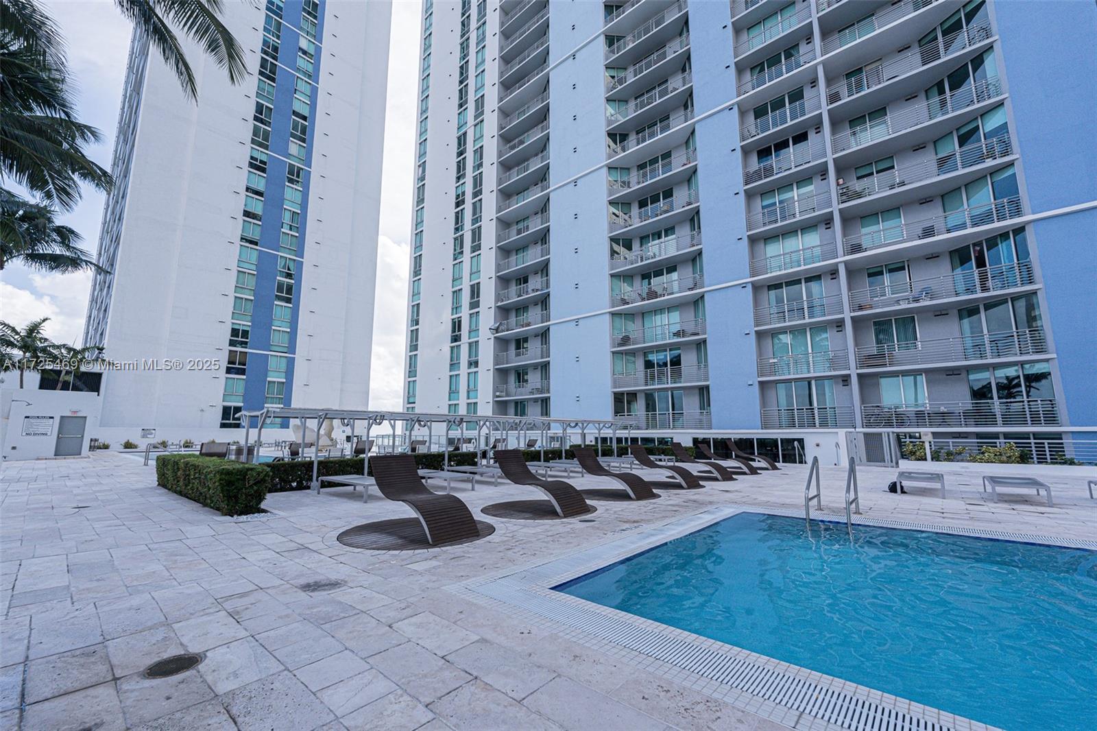 325 S Biscayne Blvd #UPH22, Miami FL 33131