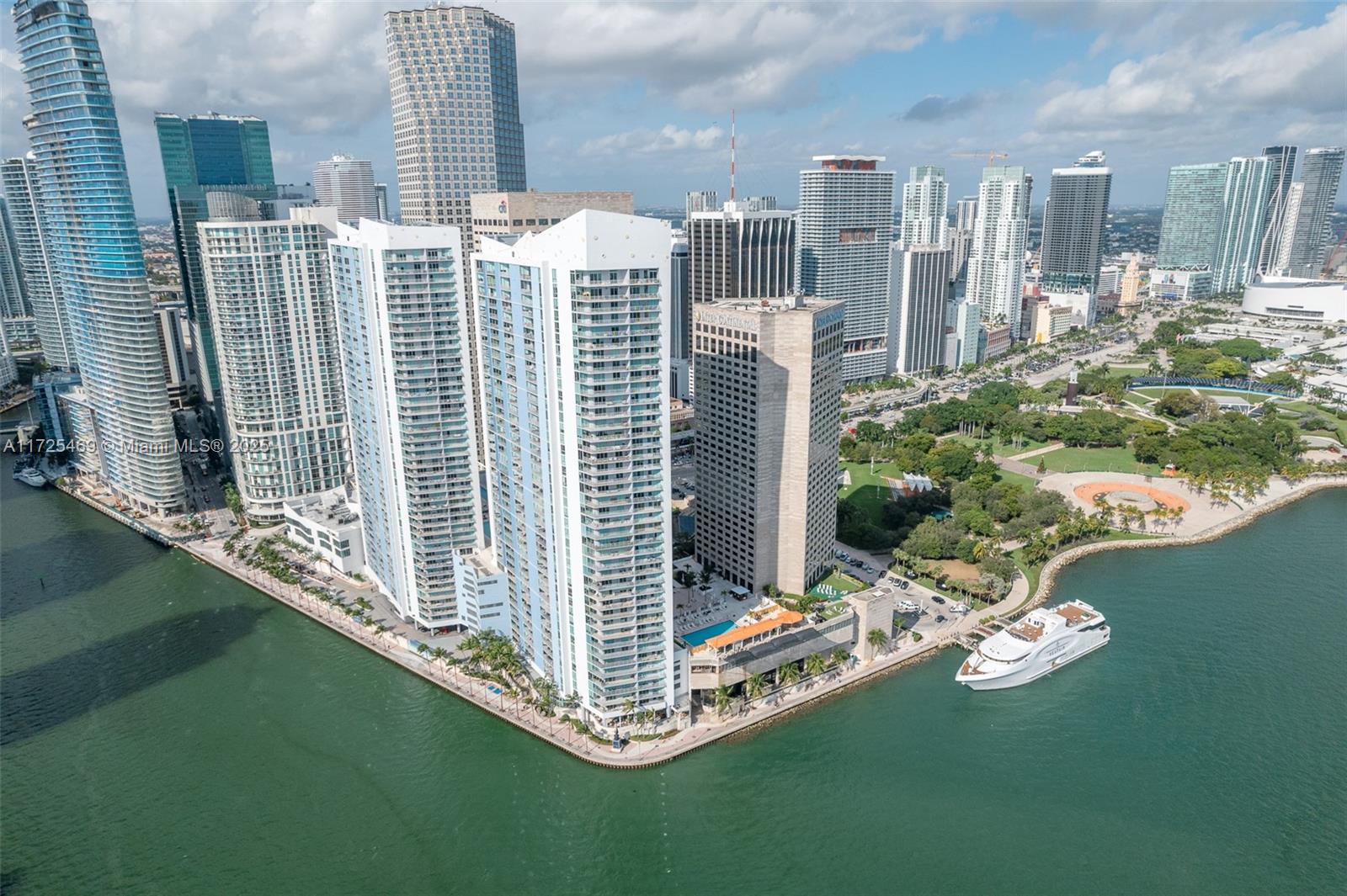 325 S Biscayne Blvd #UPH22, Miami FL 33131