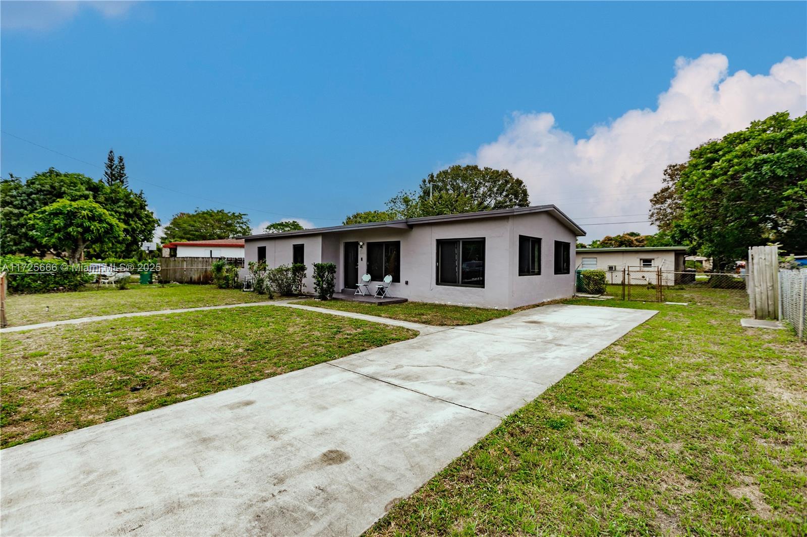 3320 NW 7th Ct, Lauderhill, Florida image 3