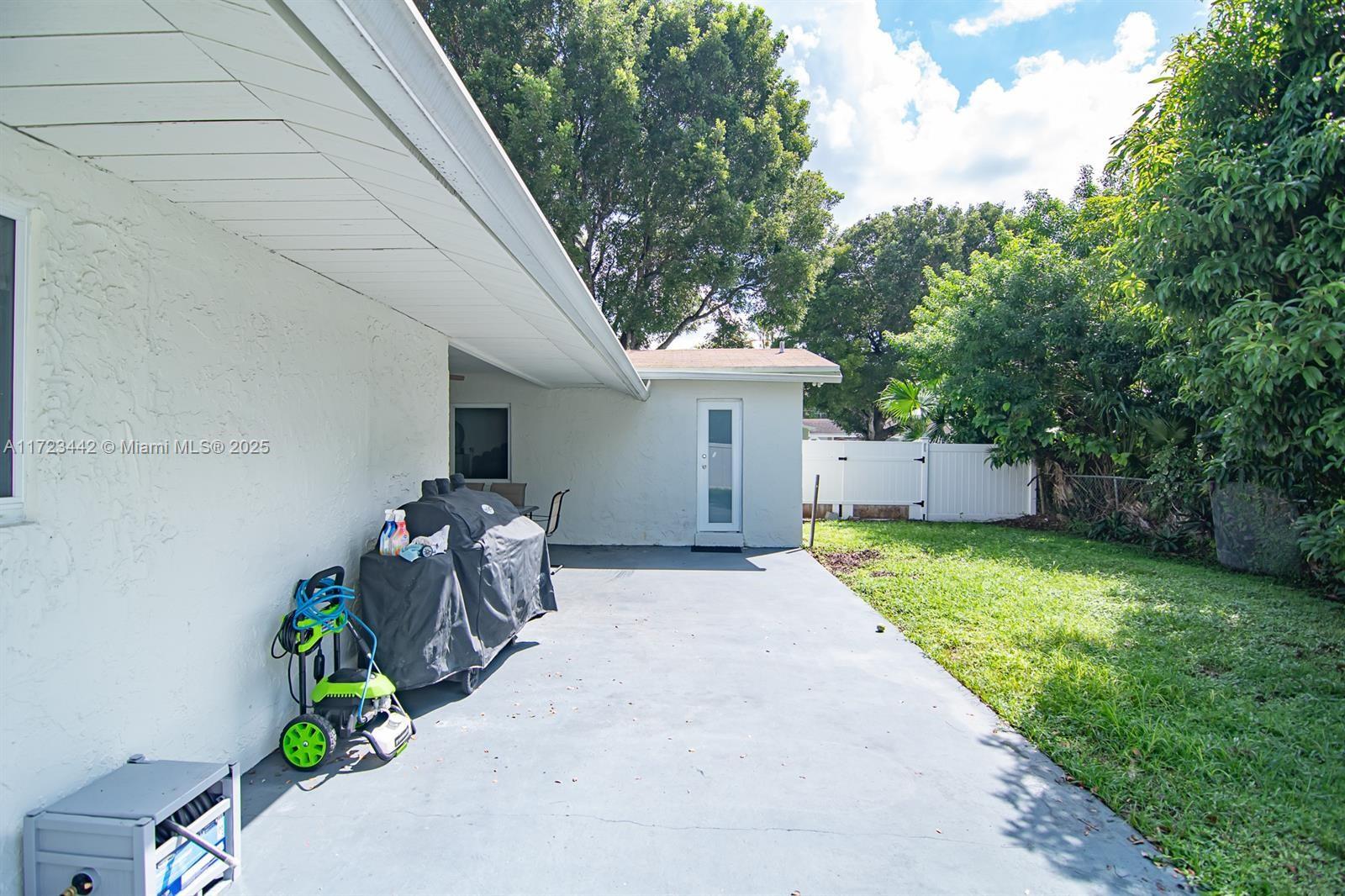 8612 Miramar Blvd, Miramar, Florida image 33