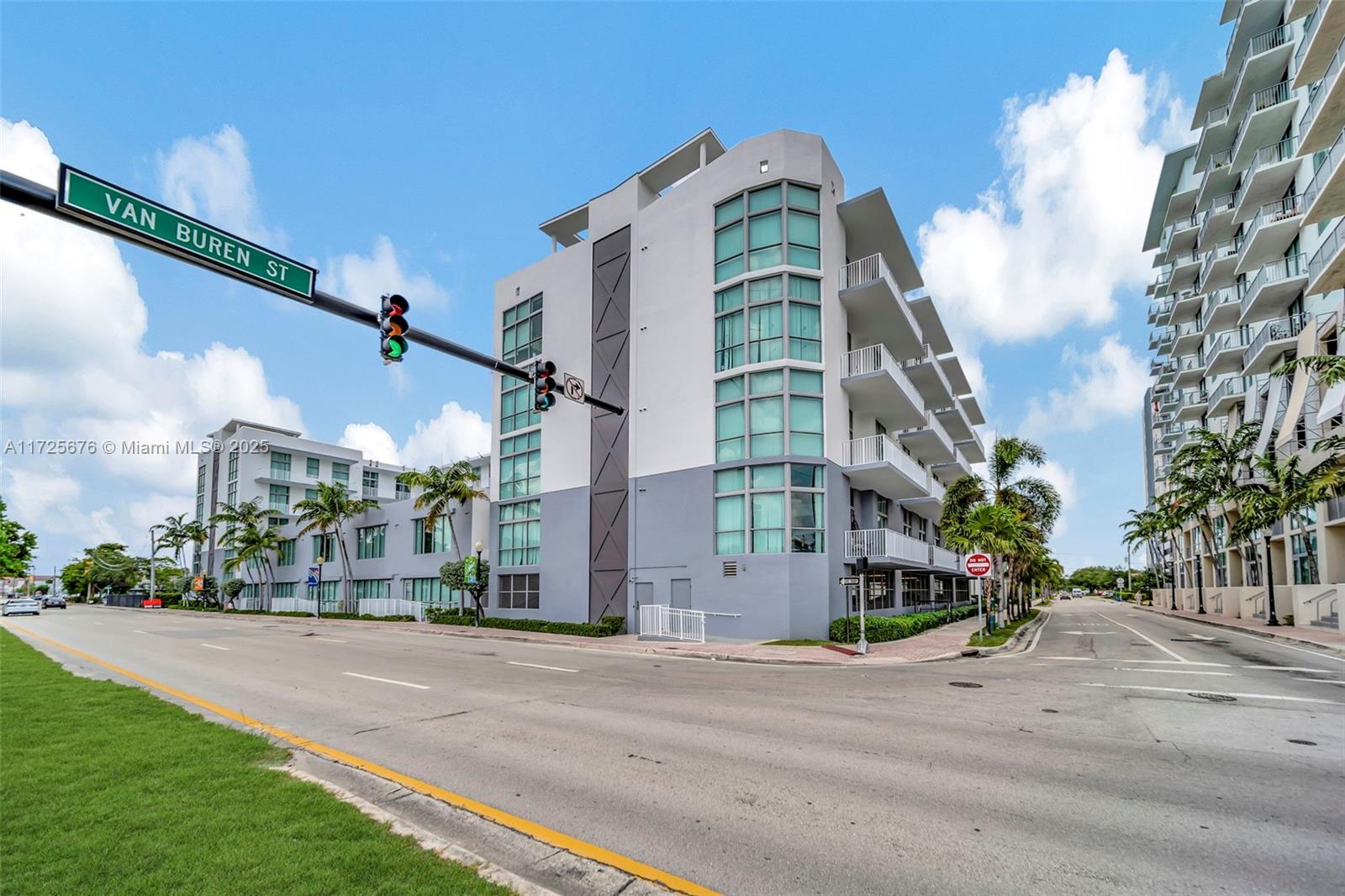 2100 Van Buren St #520, Hollywood, Florida image 3