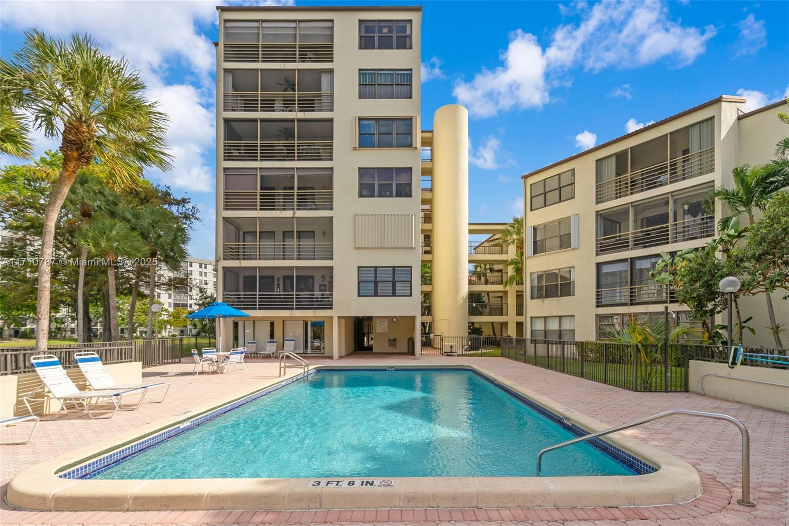 2309 S Cypress Bend Dr #612C, Pompano Beach, Florida image 23