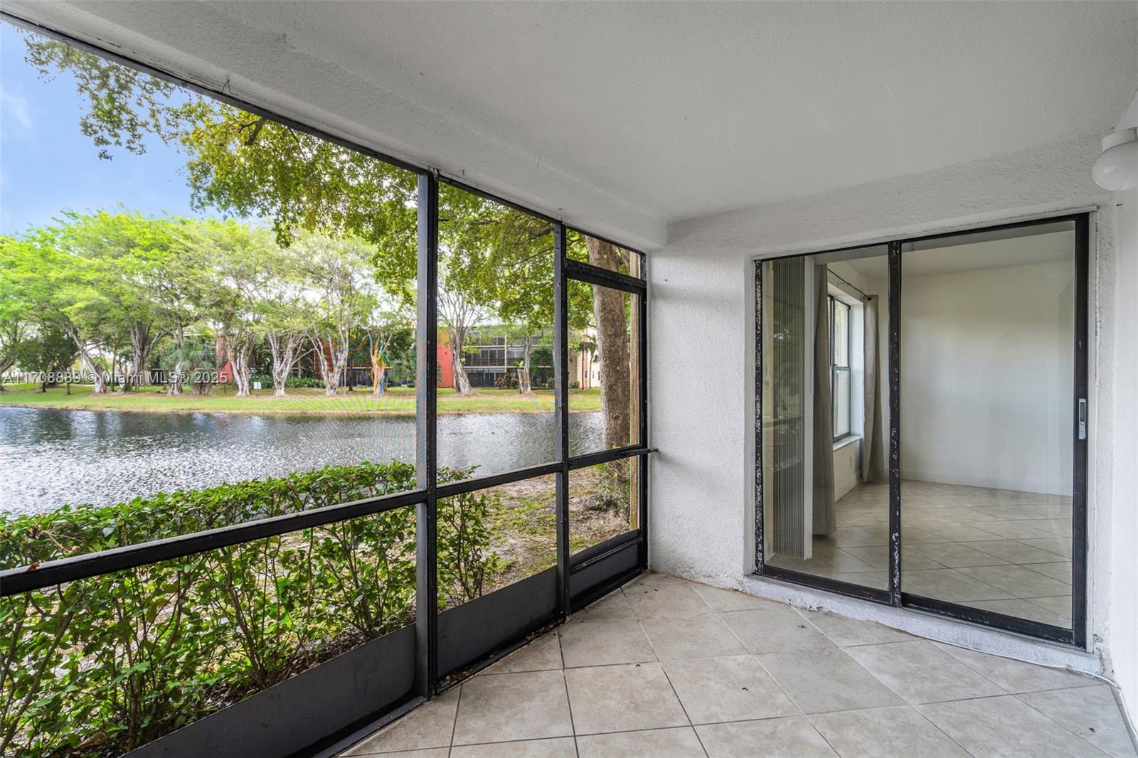 2304 S Cypress Bend Dr #113, Pompano Beach, Florida image 25