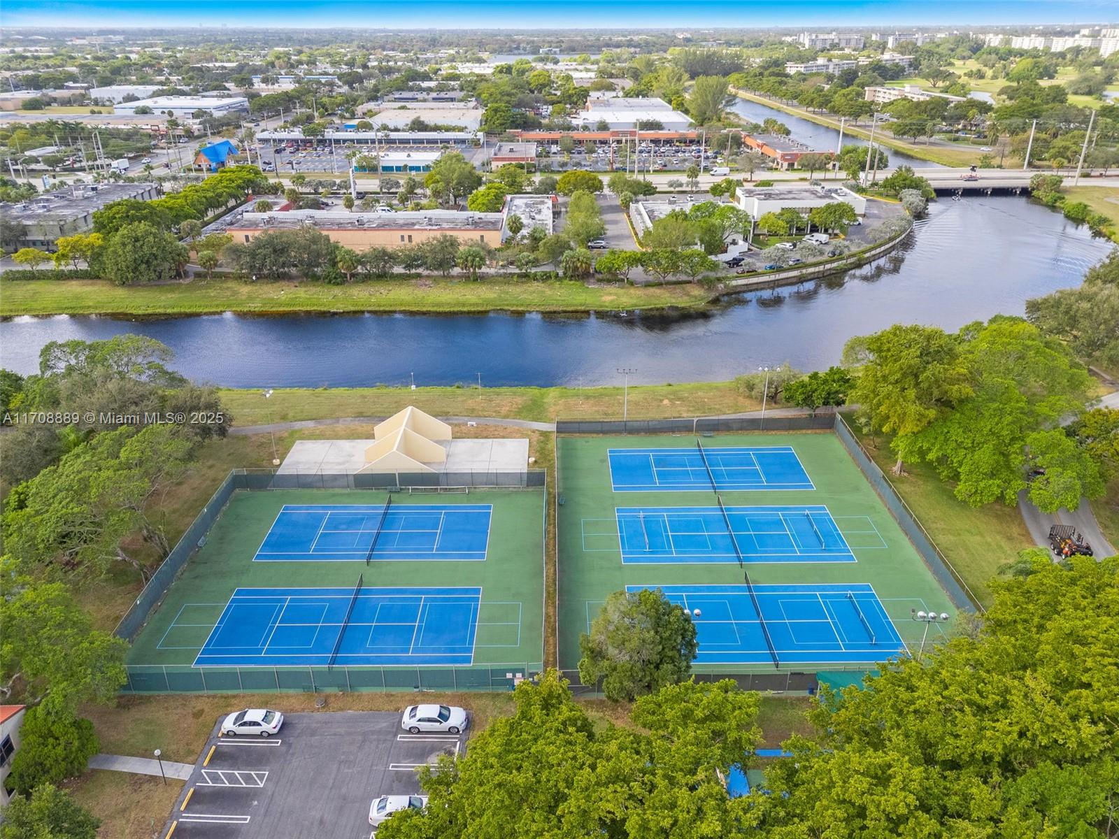 2304 S Cypress Bend Dr #113, Pompano Beach, Florida image 32