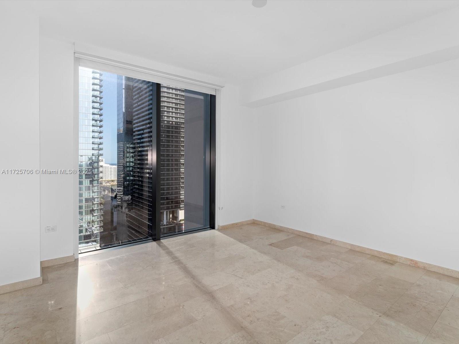 88 SW 7TH ST #2005, Miami FL 33130