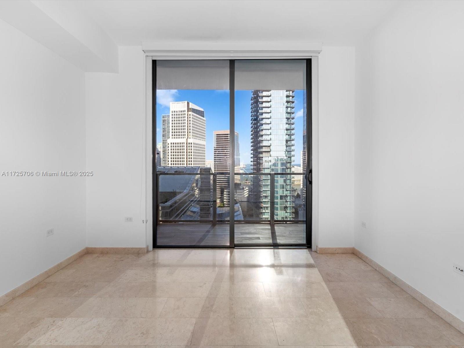 88 SW 7TH ST #2005, Miami FL 33130