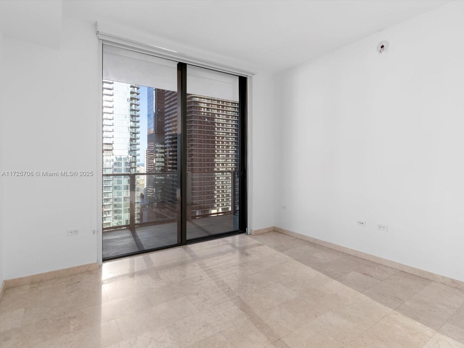 88 SW 7TH ST #2005, Miami FL 33130