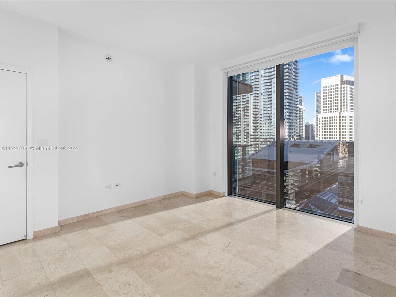 88 SW 7TH ST #2005, Miami FL 33130