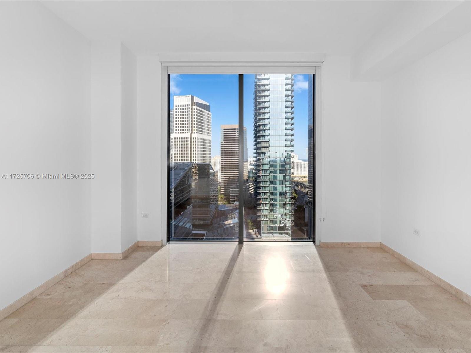 88 SW 7TH ST #2005, Miami FL 33130