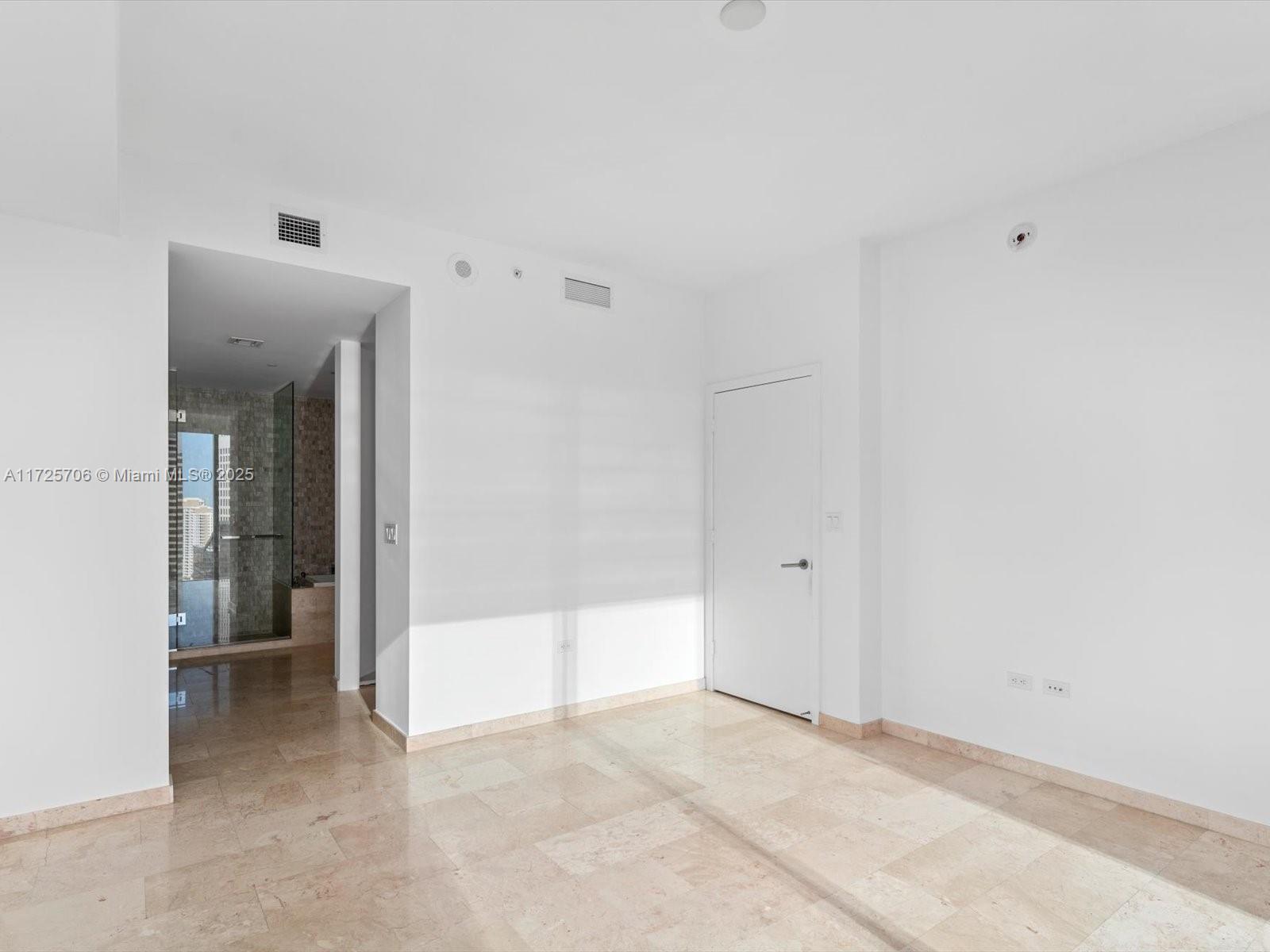 88 SW 7TH ST #2005, Miami FL 33130