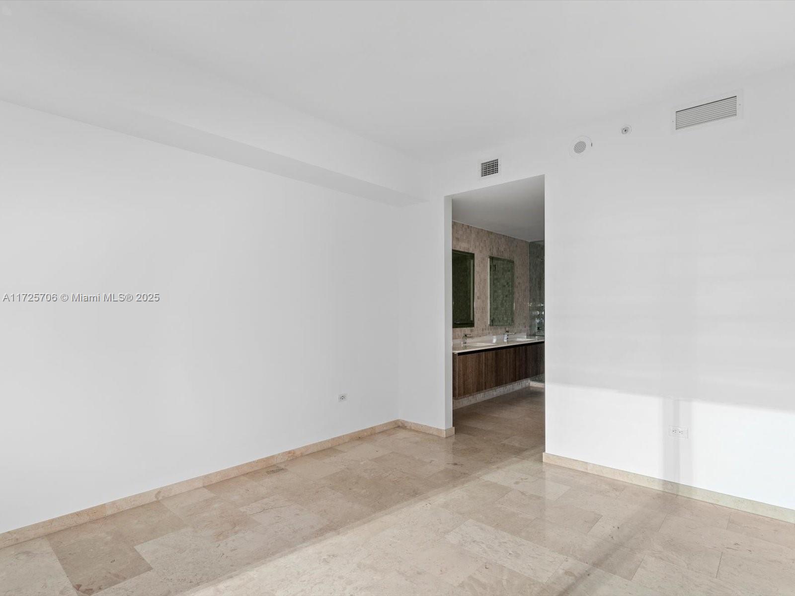 88 SW 7TH ST #2005, Miami FL 33130