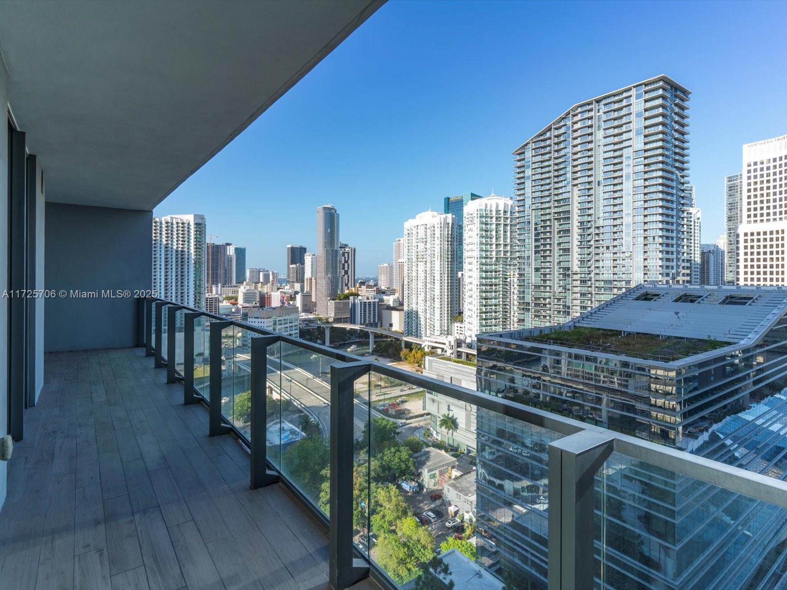 88 SW 7TH ST #2005, Miami FL 33130