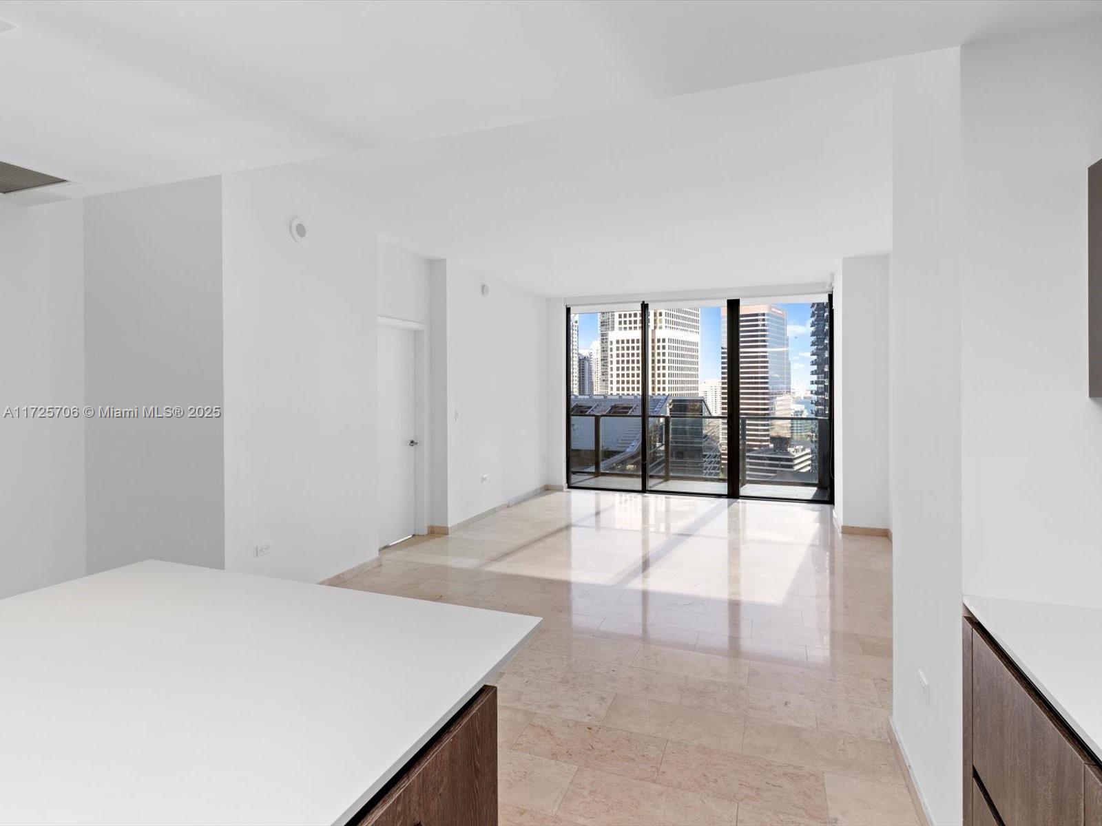 88 SW 7TH ST #2005, Miami FL 33130