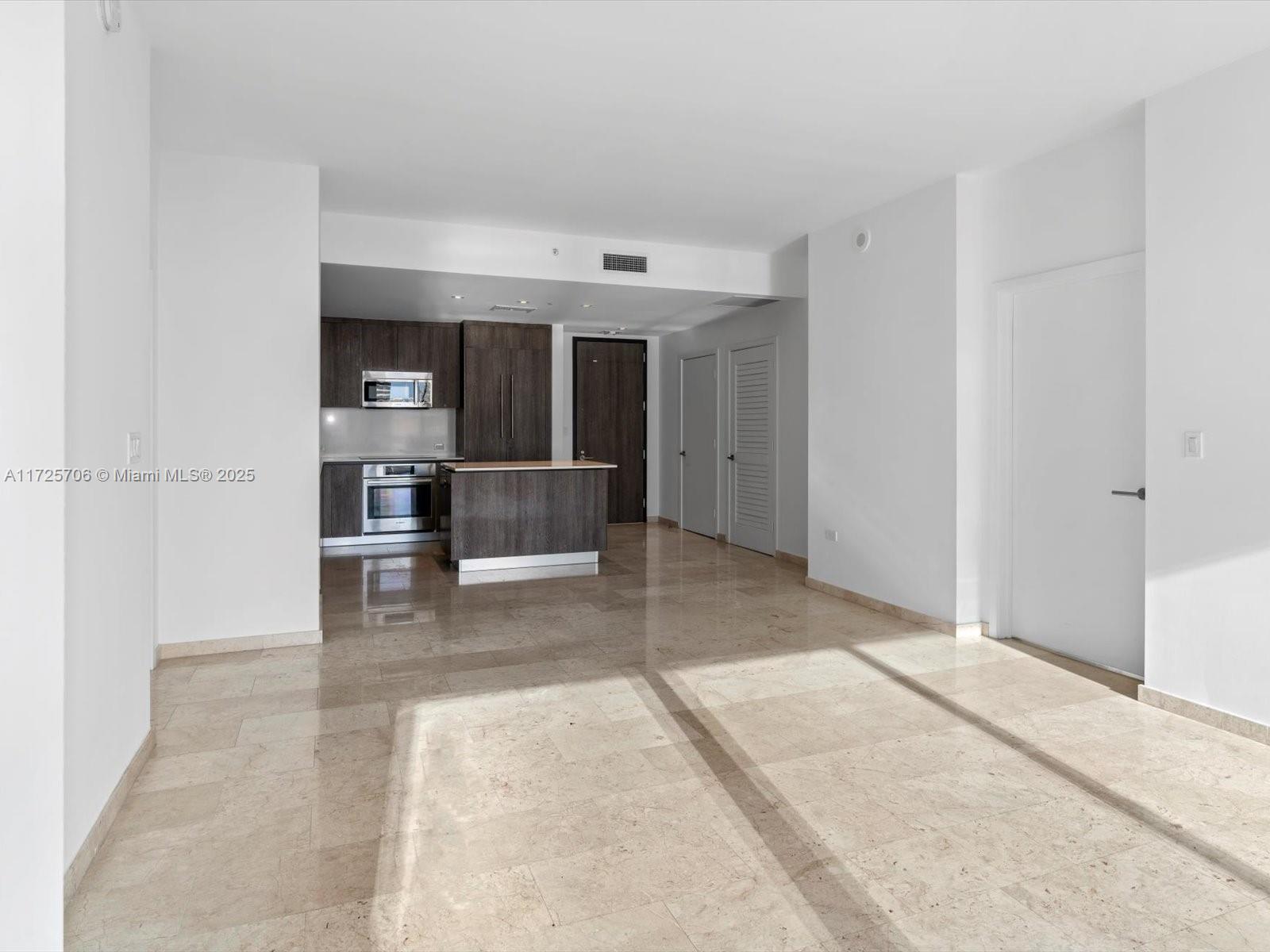 88 SW 7TH ST #2005, Miami FL 33130