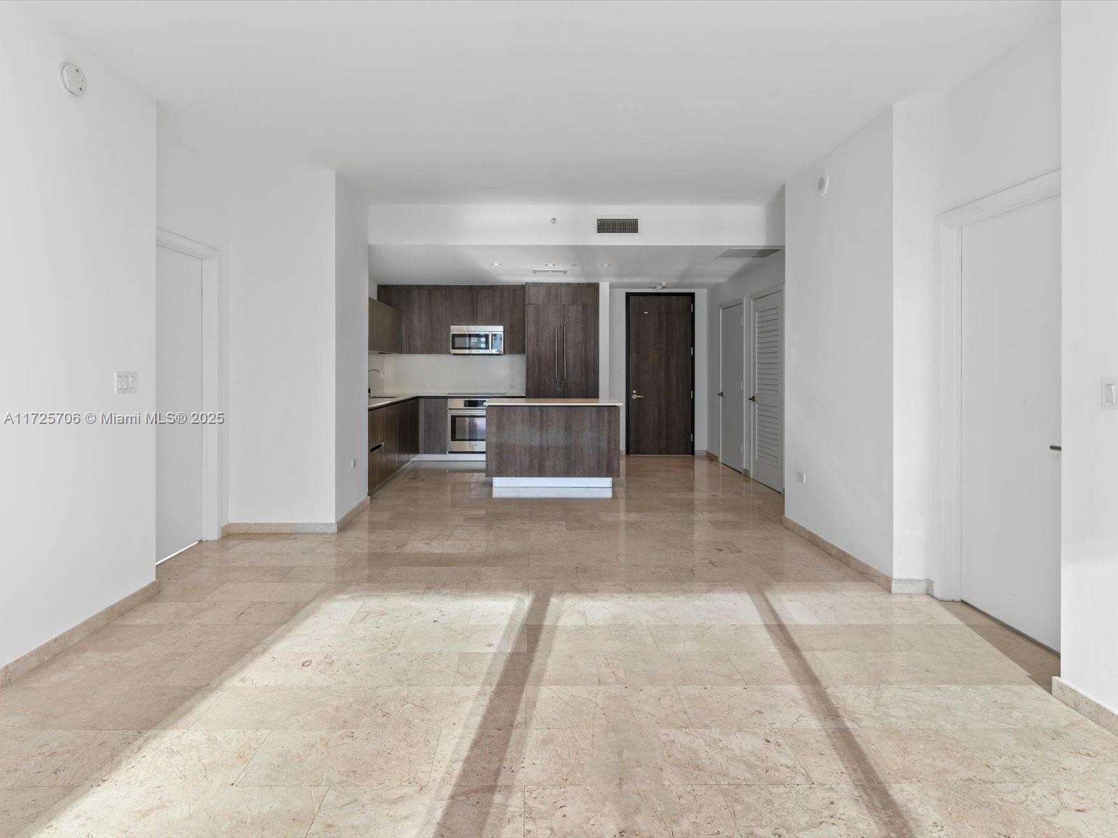 88 SW 7TH ST #2005, Miami FL 33130